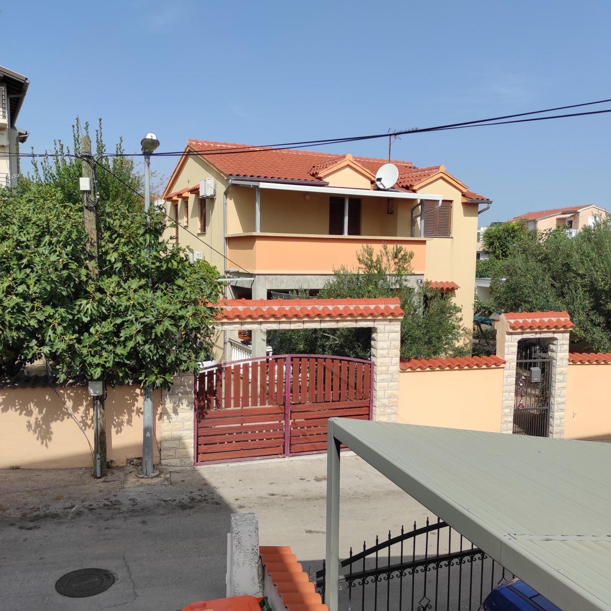 Studio Apartments Izabela Водице Екстериор снимка